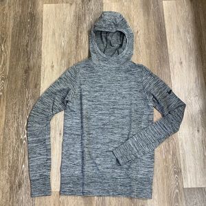 🚺 Nike Pro fitted, hooded sweatshirt in gray and black size M